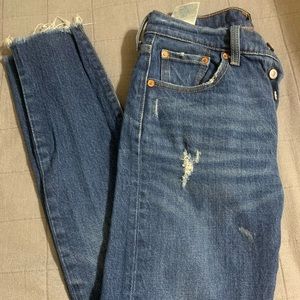 Wedgie fit levis ! Like new !!